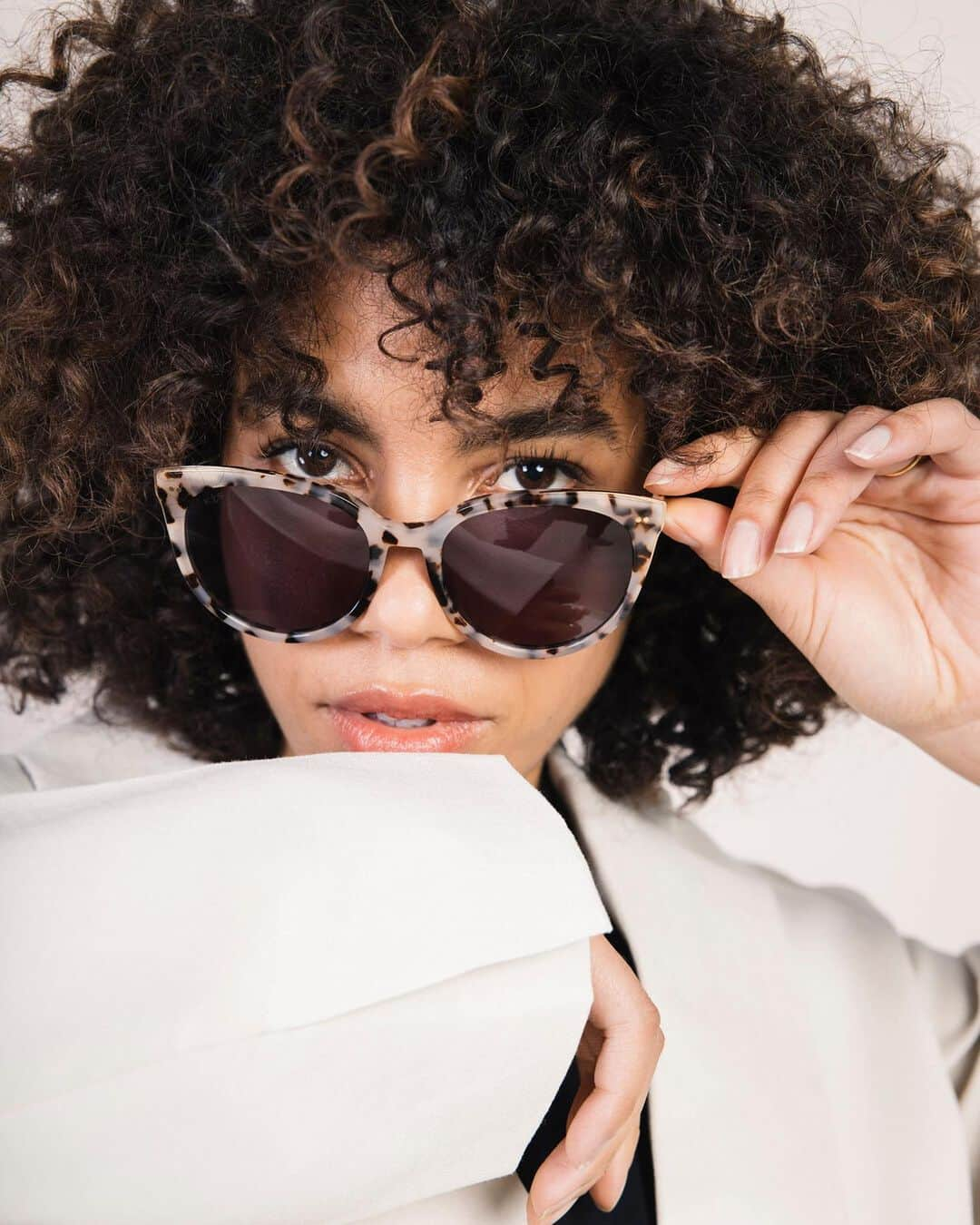 Kapten & Sonさんのインスタグラム写真 - (Kapten & SonInstagram)「WATCH OUT - OUR NEW SUNGLASSES COLLECTION IS HERE! 💥⁠ Launching today, we've got many brand new sunglasses for you - discover our styles from Manhatten to Amsterdam, Williamsburg, Sofia and more! 😍 Swipe through and tell us which one is your favorite style - 1, 2, 3 or 4? #bekapten #kaptenandson⁠ .⁠ .⁠ .⁠ #newcollection #sunglasses #sunnies #spring #sommer #collection #newin ##new #style #fashion #inspo」2月20日 16時59分 - kaptenandson