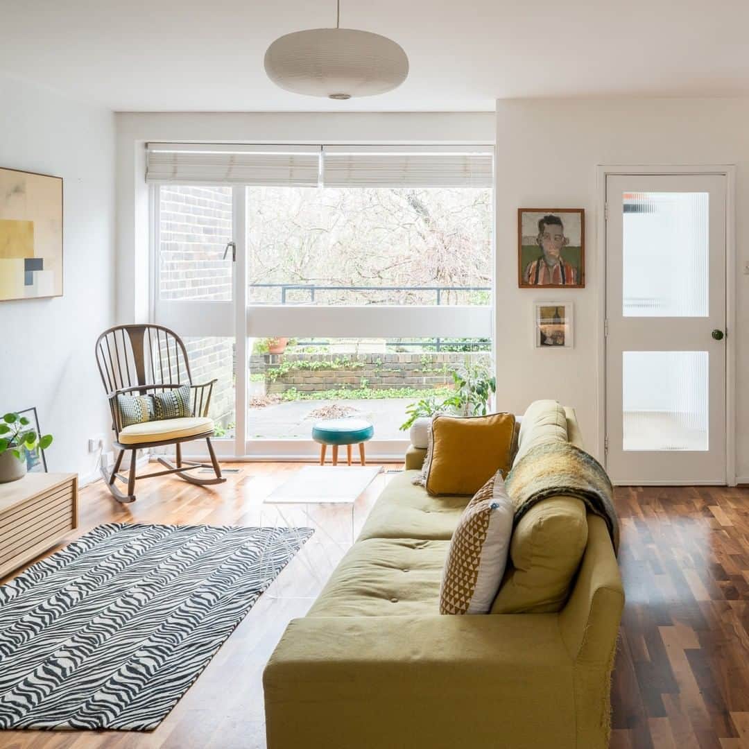 のインスタグラム：「#forsale Mid-Century Muse: a bright and spacious home in south east London, originally designed in 1963. Head to our bio to view the sales listing.」