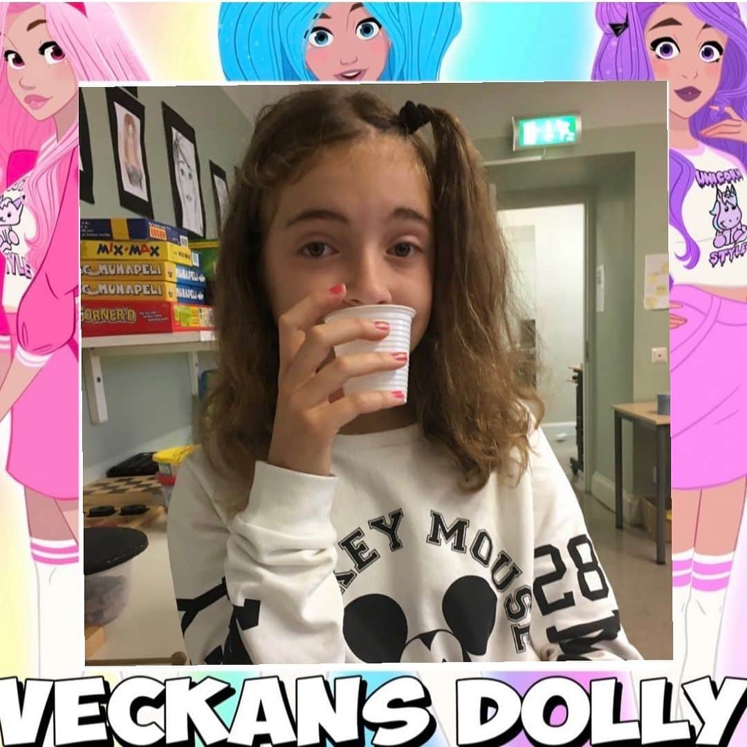 ドリー・スタイルさんのインスタグラム写真 - (ドリー・スタイルInstagram)「Veckans Dolly är: @mickan.mo Stort grattis! 🎉 Vill du också bli veckans Dolly? Lägg ut en bild på dig själv och tagga #dollycolorfriday, ni kan uppdatera hela veckan. Vi kollar igenom alla bilder, varje vecka. Puss & lycka till! 💗💙💜 Man behöver inte ha peruk eller Dolly Style kläder för att vara med •  [ Do you want to be the next ”Dolly of the week”? Just post a picture of you and hashtagg #dollycolorfriday, good luck! ] 💗💙💜 #dollystyle #weloveyou」2月20日 17時30分 - dollystyle