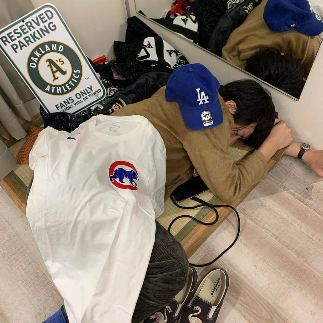 浜田のインスタグラム：「MLB CAFE楽しみ過ぎて疲れて寝ちゃったね。夢の中ではinアメリカかな(^^)」