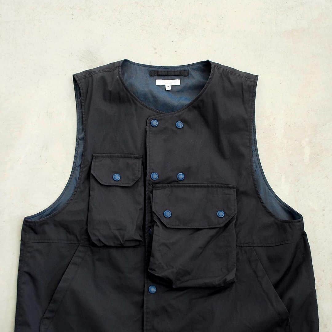 wonder_mountain_irieさんのインスタグラム写真 - (wonder_mountain_irieInstagram)「_ Engineered Garments / エンジニアードガーメンツ "Cover Vest -High Count Twill-" ¥37,400- _ 〈online store / @digital_mountain〉 https://www.digital-mountain.net/shopdetail/000000012909/ _ 【オンラインストア#DigitalMountain へのご注文】 *24時間受付 *14時までのご注文で即日発送 * 1万円以上ご購入で送料無料 tel：084-973-8204 _ We can send your order overseas. Accepted payment method is by PayPal or credit card only. (AMEX is not accepted)  Ordering procedure details can be found here. >>http://www.digital-mountain.net/html/page56.html  _ 本店：#WonderMountain  blog>> http://wm.digital-mountain.info _ #NEPENTHES #EngineeredGarments #ネペンテス #エンジニアードガーメンツ _  JR 「#福山駅」より徒歩10分 #ワンダーマウンテン #japan #hiroshima #福山 #福山市 #尾道 #倉敷 #鞆の浦 近く _ 系列店：@hacbywondermountain _」2月20日 17時44分 - wonder_mountain_