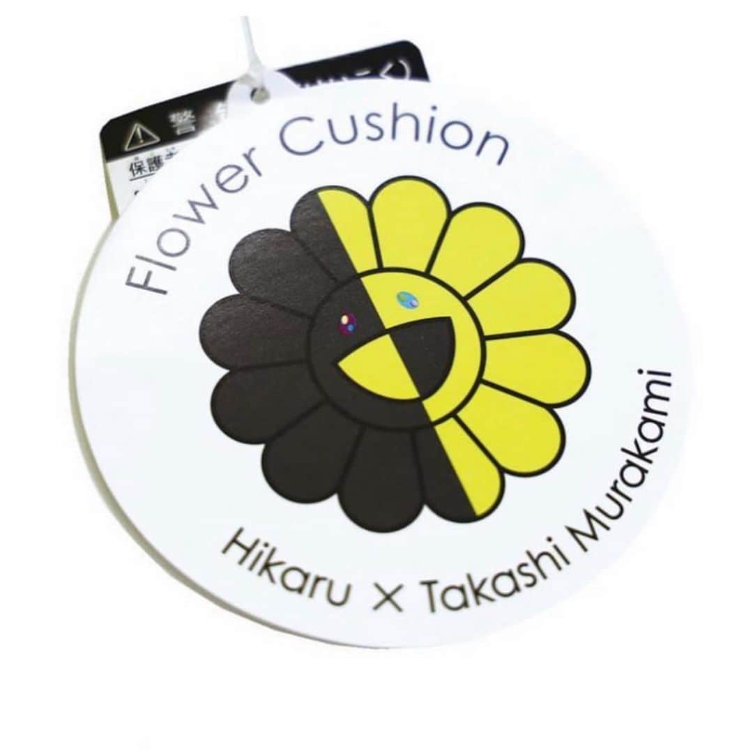 村上隆さんのインスタグラム写真 - (村上隆Instagram)「colabo w @tadanokarisuma  Special design Plush toy,start selling today! at @tonari_no_zingaro」2月20日 17時54分 - takashipom