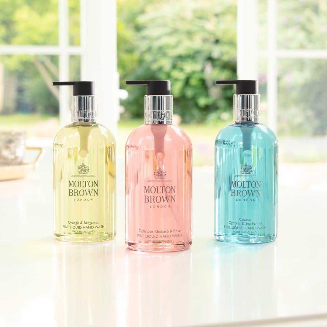 モルトンブラウンのインスタグラム：「Add vibrant colour and a touch of joy to essential everyday routines with our Fine Liquid Hand Wash. Cleanse and protect hands, and leave them scented with our unmistakably uplifting and refreshing fragrances.」