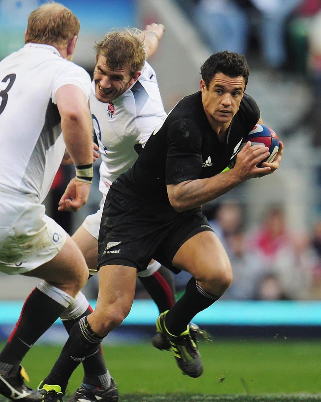 ラグビーイングランド代表のインスタグラム：「Congratulations on an incredible career @dancarter_ 👏🤝」