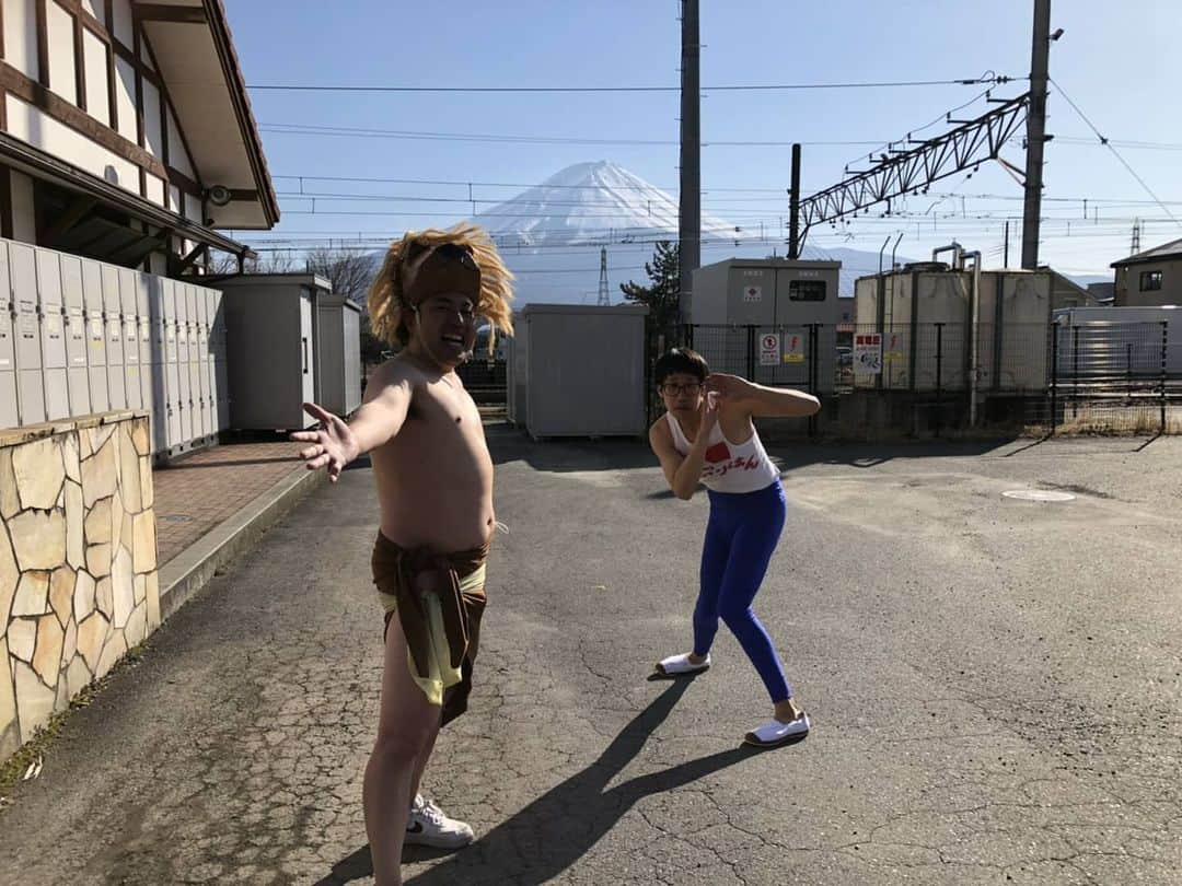 大西ライオンさんのインスタグラム写真 - (大西ライオンInstagram)「富士山の日ということで、仕事してました！  楽しい仕事でした！  また、よろしくお願いしますー！  #大西ライオン  #おかずクラブ  #ひょつこりはん  #富士山」2月20日 18時14分 - onishilion2010