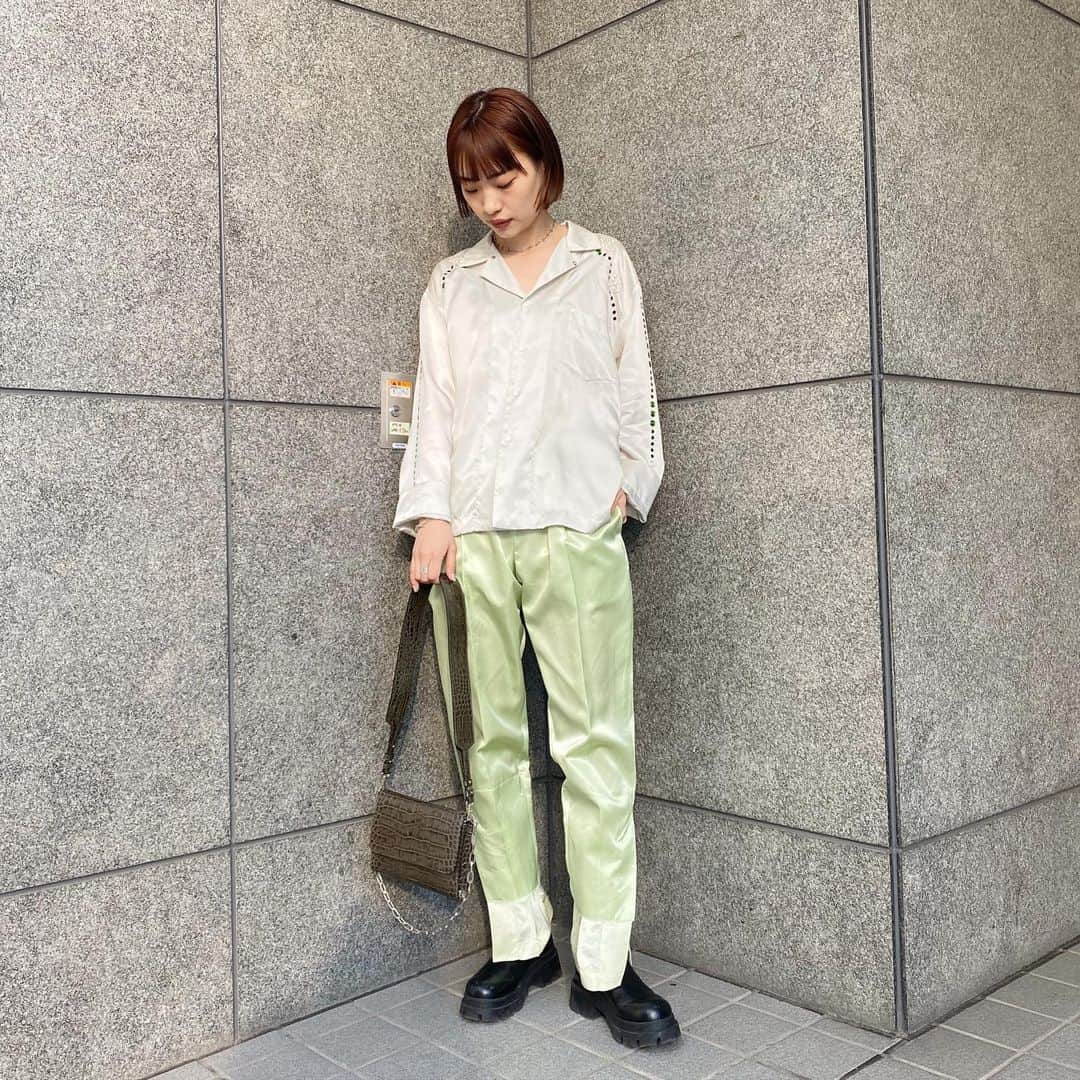 MIDWEST TOKYO WOMENさんのインスタグラム写真 - (MIDWEST TOKYO WOMENInstagram)「@togaarchives   ACETATE SATAIN PANTS ¥36,000(+Tax) 34.36size(34着用) . INNER WESTERN SHIRT ¥36,000(+Tax) 36,38size(36着用) . スタッフ身長163cm . #togapulla #toga #togaarchives #トーガ #トーガプルラ #bigotre #ビゴター #midwest_official」2月20日 18時46分 - midwest_tw