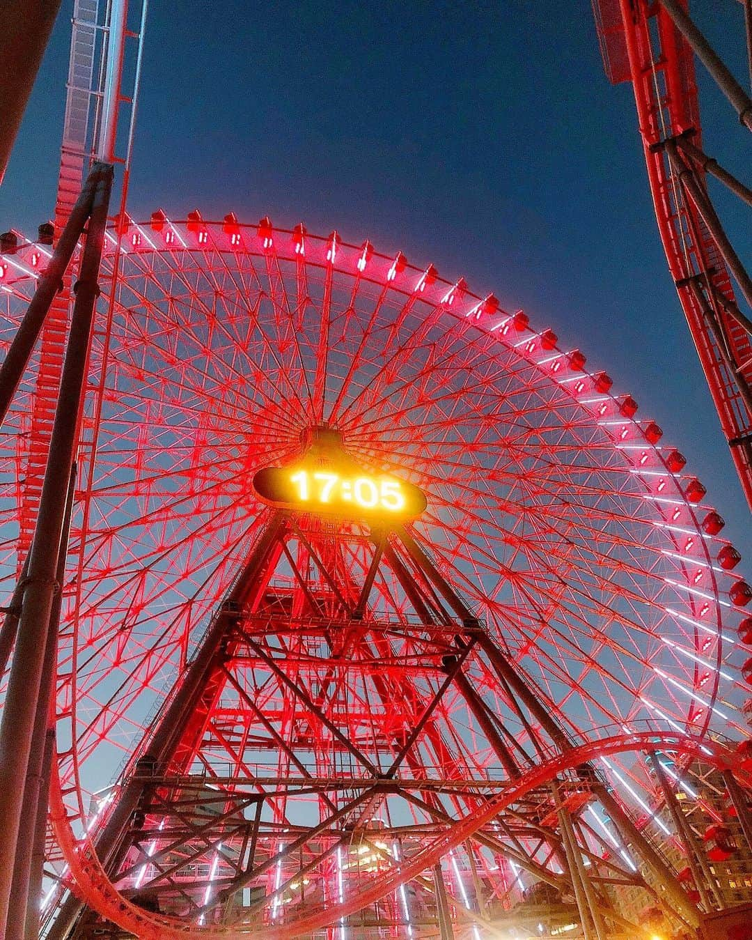 森實りこさんのインスタグラム写真 - (森實りこInstagram)「:﻿ ﻿ #ferriswheel ﻿ #eponym﻿ ﻿ あ、ここ、大学生の頃のバイト先です🎡﻿ ﻿ #コスモクロック21」2月20日 18時46分 - ricozane