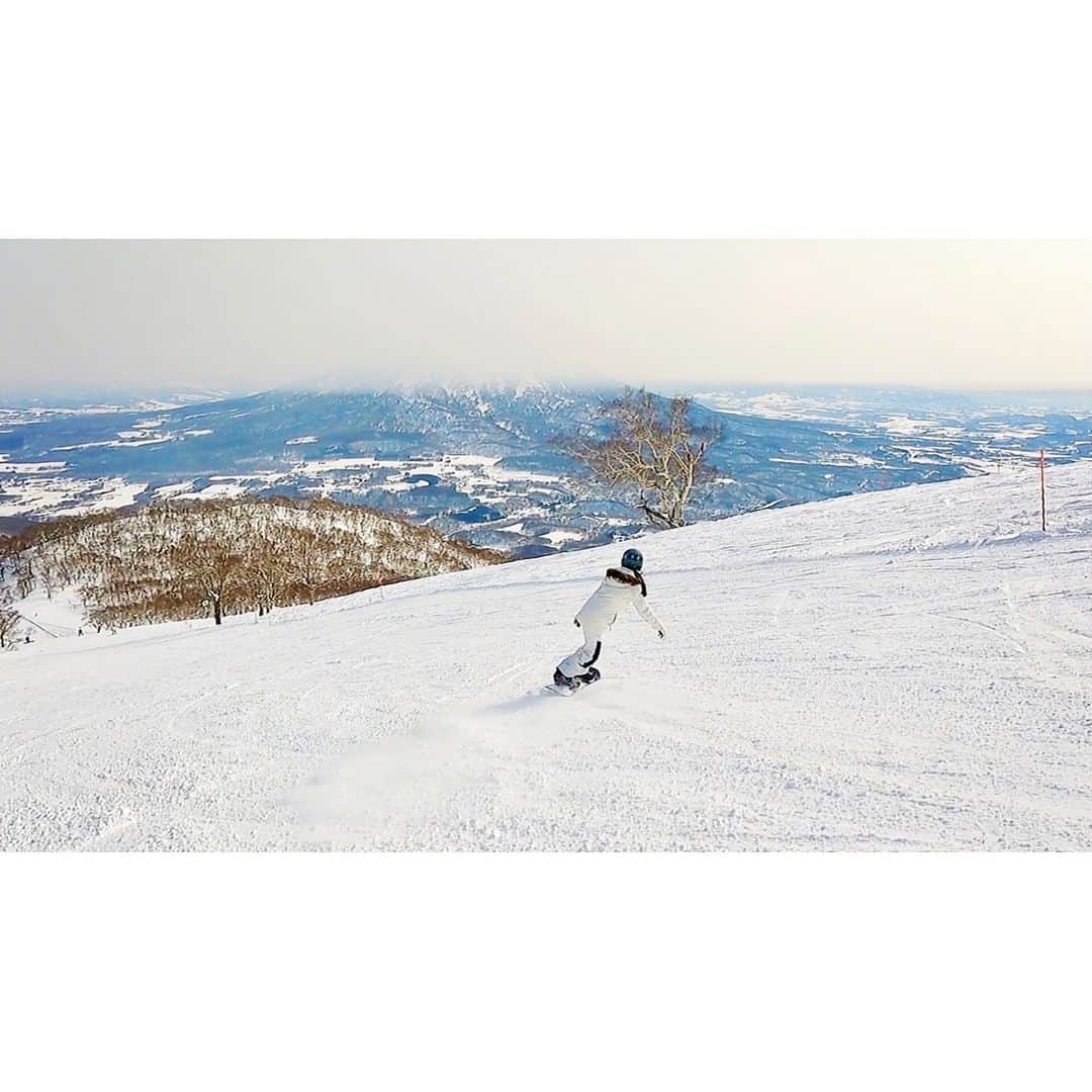 大野南香さんのインスタグラム写真 - (大野南香Instagram)「* Swipe till the end to see my CRASH♥️  #everydayhappy ︎︎﻿ ︎︎﻿☺︎︎﻿  #snowboard #snowboardwear  #snowboarding #スノボ」2月20日 18時39分 - minaka_official