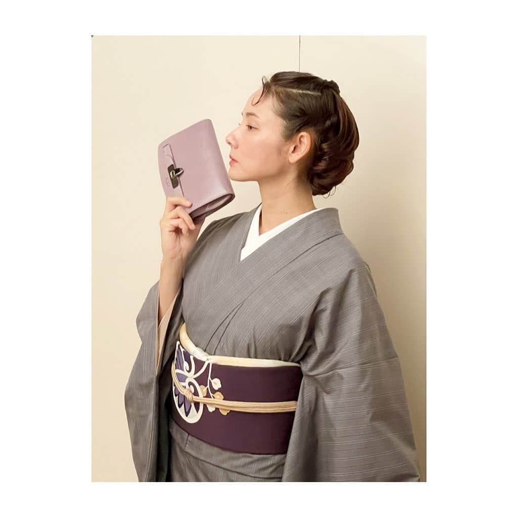 吉田羊さんのインスタグラム写真 - (吉田羊Instagram)「「美しいキモノ」春号 　本日発売。  "Beautiful Kimono" Spring issue. Released today. There are 5 poses in total.  Please let me know your favorite!  Photo:Kayoko Asai Hair&Make:Masako Ide Stylist:Harumi Odagiri  @utsukushiikimono #ご一緒する度に #進化するヘアメイク #その名もMasako Ide #次回も楽しみ」2月20日 18時44分 - yoshidayoh_official