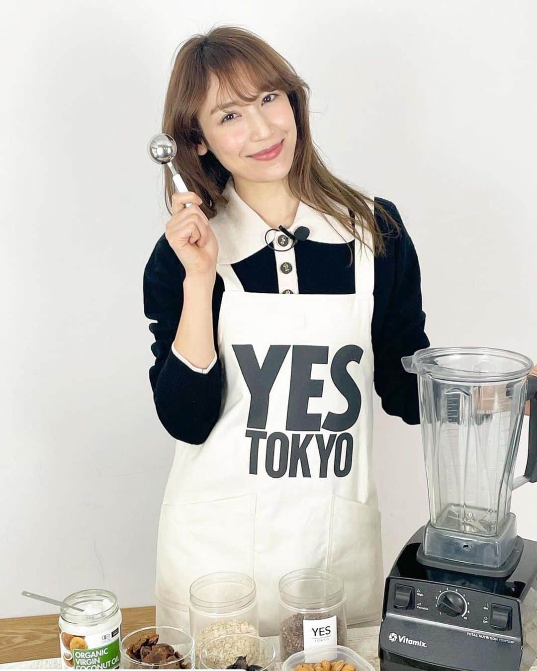 YES TOKYOのインスタグラム：「【YES TOKYO YouTube Channel】﻿ ﻿ ﻿ 皆様、こんばんは☺︎﻿ ﻿ いつも、YES TOKYOをご利用いただき誠にありがとうございます！﻿ ﻿ ﻿ ご自宅で過ごされる時間を利用してジュースクレンズに挑戦される方が多く、﻿日々沢山のご注文とお問い合わせをいただいております。﻿ ﻿ おうち時間が多くなることにより、ご自身の身体と向き合う良いきっかけになっているのではないでしょうか？﻿ ﻿ ﻿ そんな中、YES TOKYOではYouTube Channelにて﻿ ﻿ ・正しいジュースクレンズの実践方法について﻿ ・準備食や、回復食の過ごし方﻿ ・ご自宅で作れるスムージーやスイーツのレシピ﻿ ﻿ など、お客様のリクエストに応じて配信しておりますので是非ご参考にされてみてください。﻿ ﻿ ﻿ YouTubeで検索の場合→ YES TOKYO﻿ ﻿ 是非、YES TOKYOのチャンネルにもご登録ください☺︎﻿ ﻿ ﻿ 【お問い合わせ】﻿ ■中目黒店﻿ ☎︎：03-3760-4717﻿ ﻿ ■二子玉川店﻿ ☎︎：03-6447-9663﻿ ﻿ ﻿ ﻿ @yestokyo﻿ #yestokyo #yoga #cbdoil #coldpressedjuice #fasting #vegan #stojo﻿ #ヨガ #コールドプレスジュース #ジュースクレンズ #クレンズジュース #中目黒 #免疫力アップ #コロナ対策 #デリバリー #二子玉川 #代官山 #世田谷 #ダイエット #ファスティング #ダイエットメニュー #cbdオイル #ダイエットプログラム #腸活 #腸活ダイエット #断食 #断食ダイエット #ストージョ #エコ #エコ活」