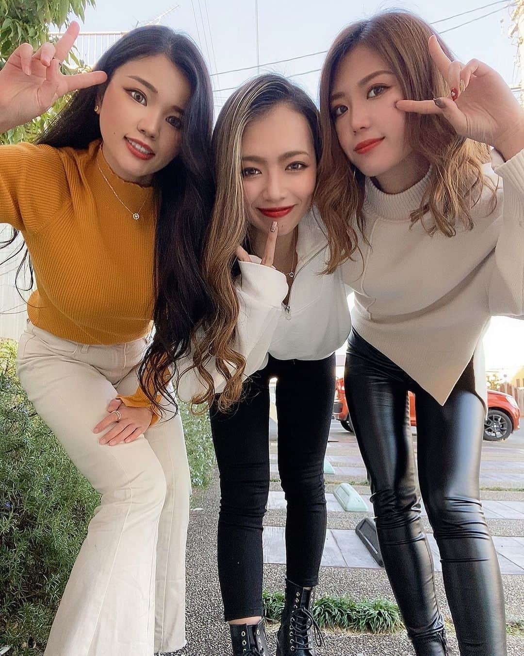 YOGOARISAのインスタグラム：「JKごっこの日✌︎♥️ ・ ・ ・ カナモモスキスキ #jkごっこ #love #friends」
