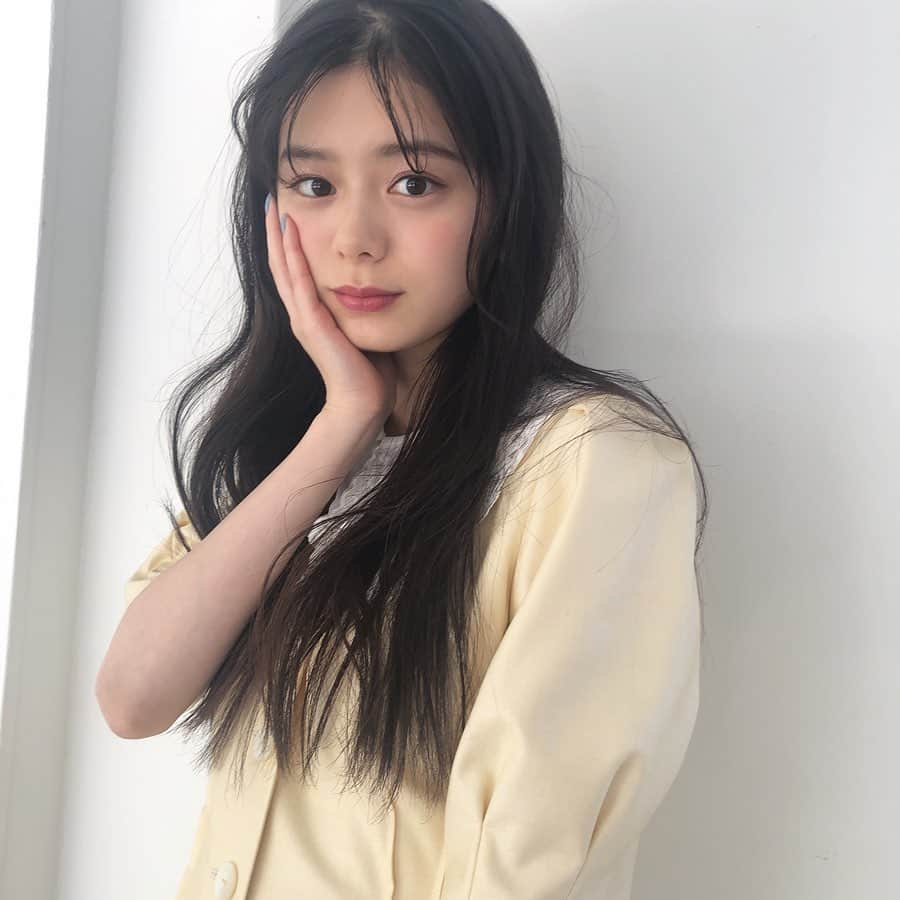 紺野彩夏さんのインスタグラム写真 - (紺野彩夏Instagram)「non-no4月号、発売日です〜☺︎ 春服ってほんとに可愛い色ばっかりだぁ たくさん読んでね🙆‍♀️🙆‍♀️」2月20日 19時15分 - ayaka_konno_official