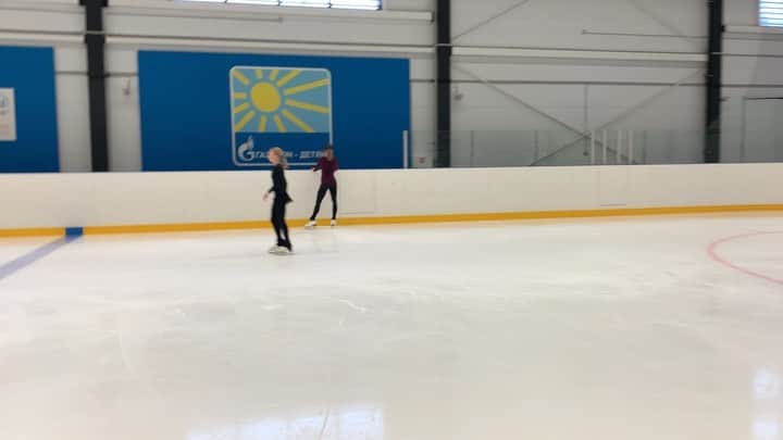 ニコライ・モロシュキンのインスタグラム：「Наша импровизация с @aleksandraboikova на музыку @eziobosso  #choreo #tango #figureskating」