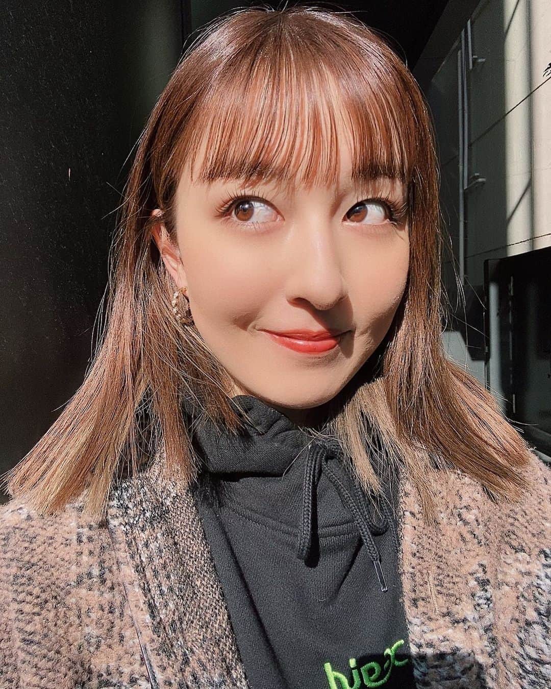 市野莉子さんのインスタグラム写真 - (市野莉子Instagram)「洗濯物がよく乾いた☀️笑 良いお天気やと気持ちもハッピーーー！！！  #りかりこ#双子#自撮り#today#selfie#me#followｍe#xgirl#makeup」2月20日 19時23分 - riko_ichino