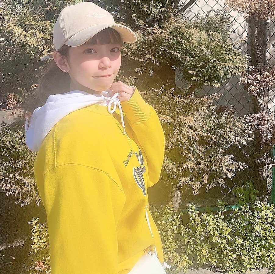 のインスタグラム：「最近はいい天気が続いてるね〜 気持ちいい🌞 太陽より光ってますけども〜〜」