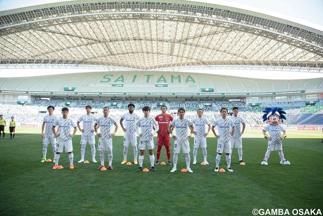 ガンバ大阪さんのインスタグラム写真 - (ガンバ大阪Instagram)「﻿ ＦＵＪＩ ＸＥＲＯＸ ＳＵＰＥＲ ＣＵＰ ２０２１﻿ 🆚川崎フロンターレ﻿ ﻿ ２０２１シーズンの到来を告げるＦＵＪＩ ＸＥＲＯＸ ＳＵＰＥＲ ＣＵＰ。昨季、Ｊ１リーグと天皇杯を制した２冠王者、川崎Ｆに新生ガンバが挑む。前半のうちに２点のリードを許す苦しい展開の中、後半に #矢島慎也 と #パトリック の得点で同点に追いつく。逆転を狙うガンバだったが後半アディショナルタイムに勝ち越しゴールを許し万事休す。王者川崎Ｆを追い詰めるが惜敗。しかし確かな手応えを掴み２０２１シーズンの戦いへ向かう。﻿ ﻿ #TOGETHERasONE #ガンバ大阪 ﻿ #GAMBAOSAKA #ガンバ写真部 ﻿ #Jリーグ #jleague #パナスタ」2月20日 19時28分 - gambaosaka_official