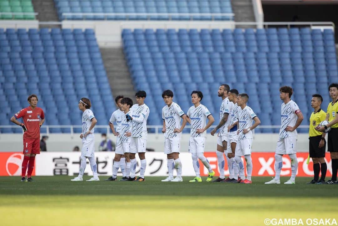 ガンバ大阪さんのインスタグラム写真 - (ガンバ大阪Instagram)「﻿ ＦＵＪＩ ＸＥＲＯＸ ＳＵＰＥＲ ＣＵＰ ２０２１﻿ 🆚川崎フロンターレ﻿ ﻿ ２０２１シーズンの到来を告げるＦＵＪＩ ＸＥＲＯＸ ＳＵＰＥＲ ＣＵＰ。昨季、Ｊ１リーグと天皇杯を制した２冠王者、川崎Ｆに新生ガンバが挑む。前半のうちに２点のリードを許す苦しい展開の中、後半に #矢島慎也 と #パトリック の得点で同点に追いつく。逆転を狙うガンバだったが後半アディショナルタイムに勝ち越しゴールを許し万事休す。王者川崎Ｆを追い詰めるが惜敗。しかし確かな手応えを掴み２０２１シーズンの戦いへ向かう。﻿ ﻿ #TOGETHERasONE #ガンバ大阪 ﻿ #GAMBAOSAKA #ガンバ写真部 ﻿ #Jリーグ #jleague #パナスタ」2月20日 19時28分 - gambaosaka_official