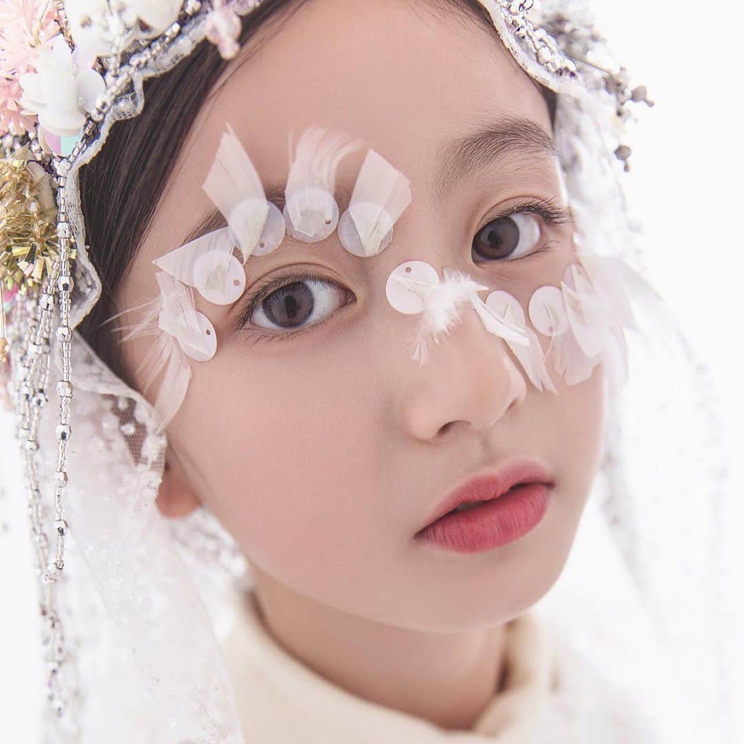 星來のインスタグラム：「外国人×国宝級美人。 #外国人 #国宝級美人 #美しい #こども #いいね返し #インスタ映え #instagood #instalike #f4f #l4l #likeforlikes #likeforfollow #いいねした人全員フォローする #お洒落さんと繋がりたい #美男美女と繋がりたい」