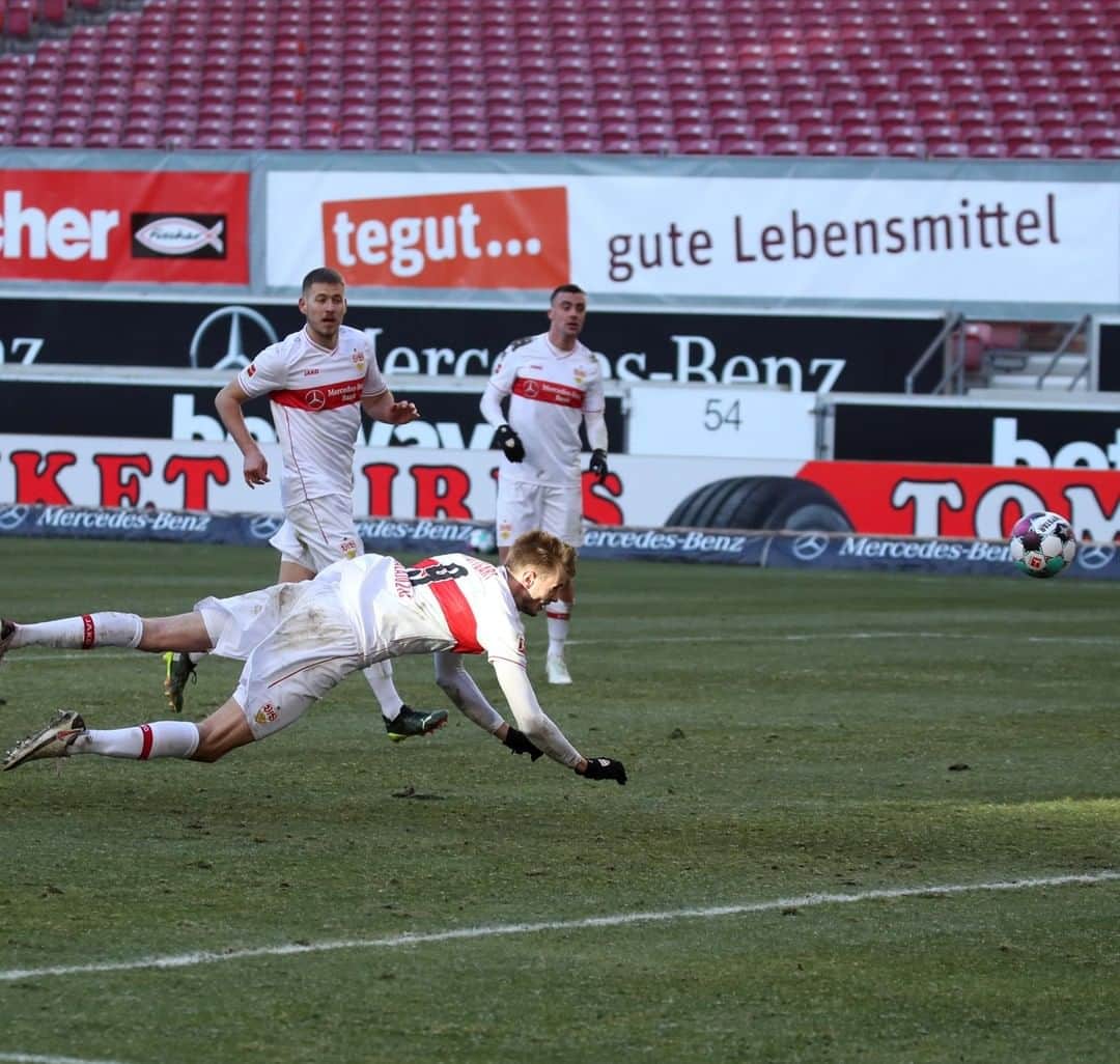 VfBシュトゥットガルトのインスタグラム：「🔙 #VfBBSC ⚽️ 🔜 #KOEVfB ⏰ 15:30 Uhr Auf zum Auswärtssieg?! Beschreibt Euer Gefühl mit drei Emojis! 👇 _ #VfB #bundesliga #furchtlosundtreu #auscannstatt #0711 #vfbstuttgart #vfbstuttgart1893 #1893」