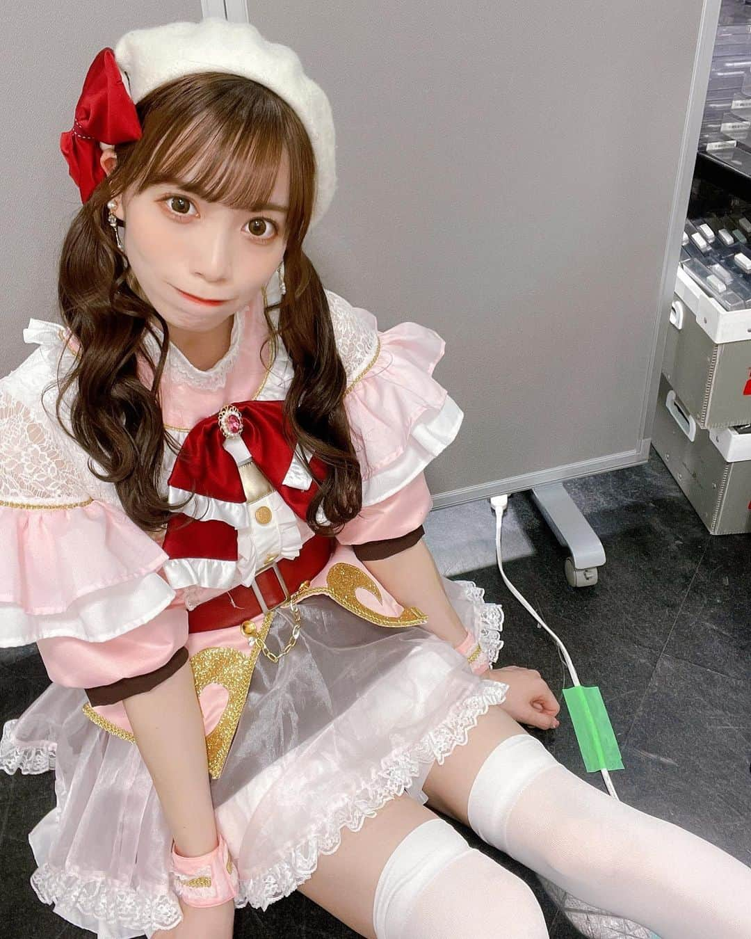 宇佐美幸乃さんのインスタグラム写真 - (宇佐美幸乃Instagram)「ニーハイなおしっ  #ニーハイ　#脚　#costume #idol #アイドル　#japan #japanesegirl #selfie #自撮り　#fff #followｍe #instagood #instalike #instadaily」2月20日 20時14分 - usami_yukino