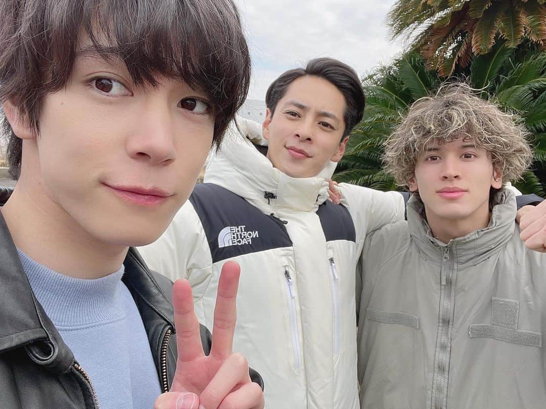 才川コージのインスタグラム：「明日は仮面ライダーセイバー‼︎ 第23章「荒れ狂う、破壊の手」です。  禁書の力‥‥ あのセイバーの姿は‥‥  関係ねぇ！ 俺は筋トレの力で勝負だ！！ 観てね💪 #仮面ライダーセイバー #内藤秀一郎 #山口貴也 #才川コージ」