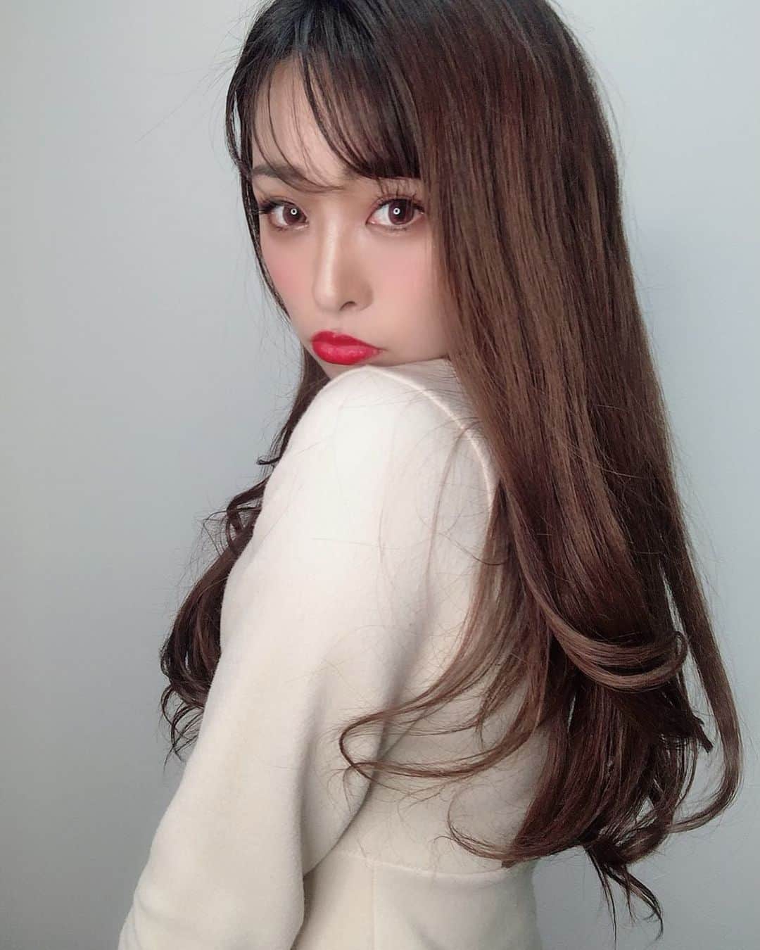 Fujikoのインスタグラム：「土曜日いかがお過ごしですか？ 今日は新しいCoverの動画編集頑張りました🛖 是非見てほしいな💋 ただ今SNS強化中⚡️ 応援よろしくお願いします🧸💕  #Fujiko#アーティスト#応援してね」