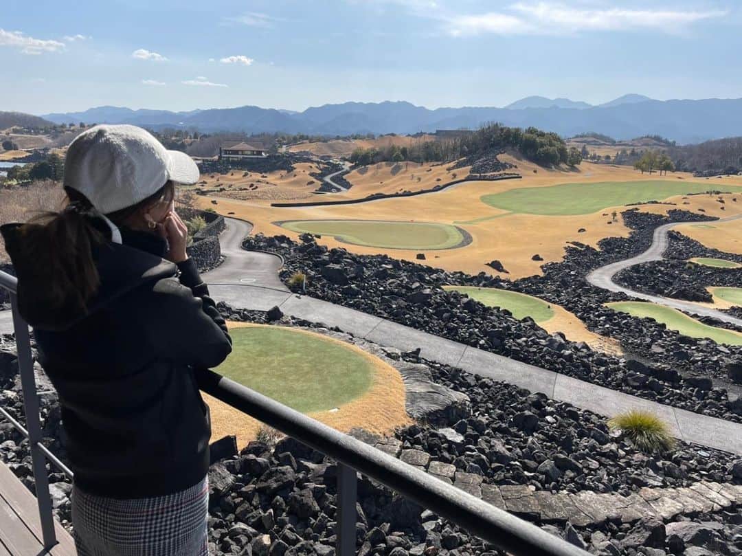 相川友希のインスタグラム：「ハートのグリーン♡⛳️ デートで来たいゴルフ場！ #温泉ゴルフ　#ゴルフデート　#ハートグリーン　#いつメン　#ゴルフ好きなひとと繋がりたい  #ゴルフコンペしよ」