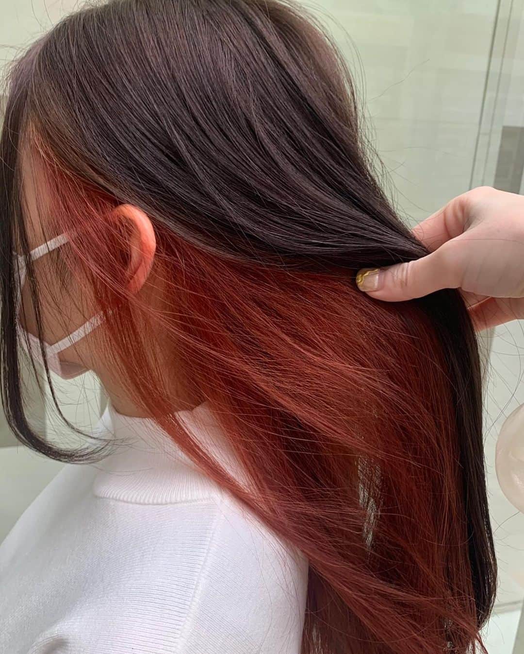 のインスタグラム：「ブリーチ痛くなかった。よく寝ると痛くないらしい！！  #インナーカラー #ヘアーカラー #オレンジカラー　#オレンジカシス　#美容院　#ロングヘア #暖色系カラー #hairstyle #haircolor」