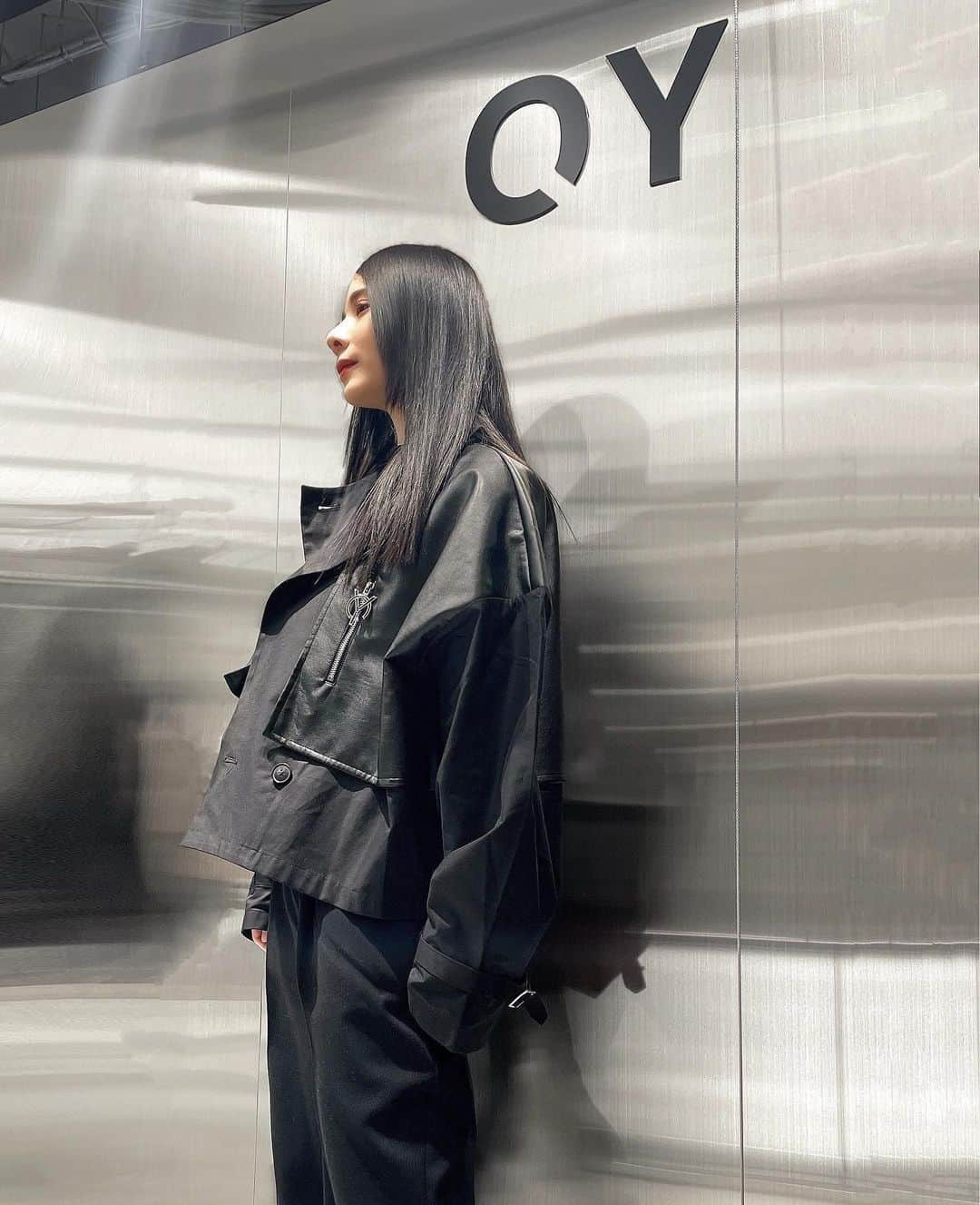 DJ NATSUMIさんのインスタグラム写真 - (DJ NATSUMIInstagram)「OY 2021 SS Collection Reception party at OY Japan official store @oy_official @oy_harajuku  . Outer: Crop leather mix trench jacket Bottom: Pin tuck crop wide slacks . 韓国のブランド「OY」2021 SS 販売スタート！ ラフォーレ原宿にオフィシャルストアがあります🖤 #PR #oy #oy_harajuku .」2月20日 20時35分 - dj_natsumi