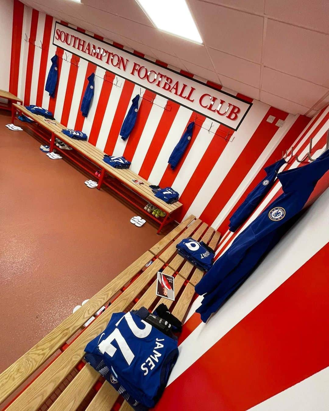 チェルシーFCさんのインスタグラム写真 - (チェルシーFCInstagram)「The away dressing room! 🔵👕 #SOUCHE #CFC #Chelsea」2月20日 20時36分 - chelseafc