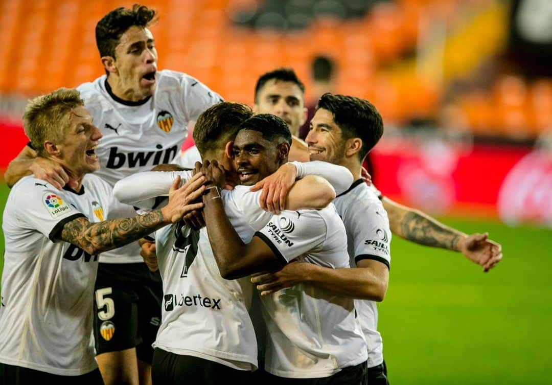 ケヴィン・ガメイロのインスタグラム：「Pura Alegria 🙌🏻 3 puntos mas ⚽️ AMUNT 🦇 @valenciacf」