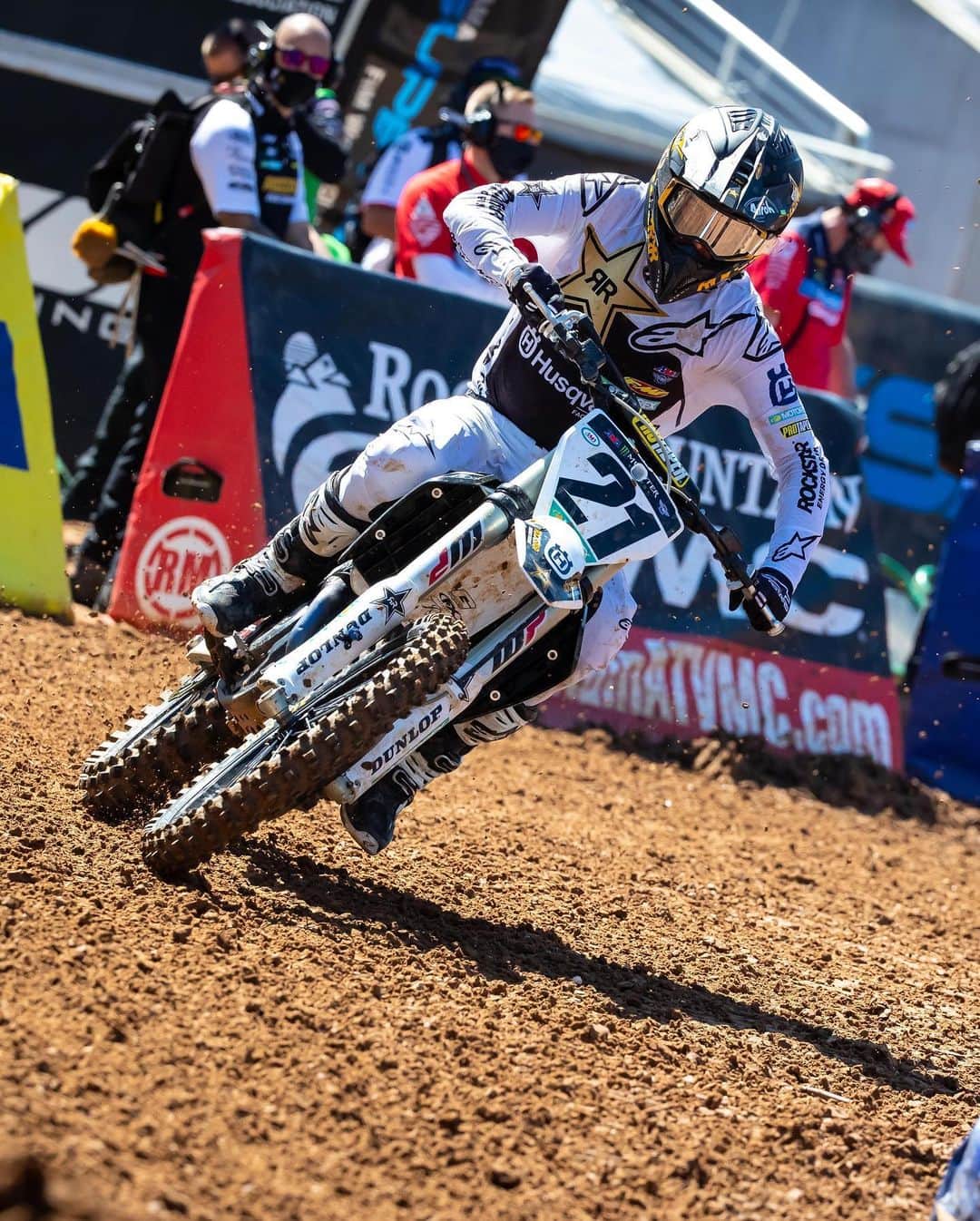 Racer X Onlineさんのインスタグラム写真 - (Racer X OnlineInstagram)「Ready to go out and do battle ⚔️ Jason Anderson sneaks in to take the fastest time in the 450SX class 💪」2月21日 6時22分 - racerxonline