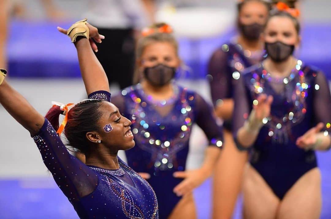 Inside Gymnasticsさんのインスタグラム写真 - (Inside GymnasticsInstagram)「🚀 Auburn comes through with a victory over Georgia (197.05 to 196.15)! This program is really on the rise and with recruits like Sunisa Lee, the excitement is only going to grow!  Photo via Auburn University」2月21日 6時26分 - insidegym