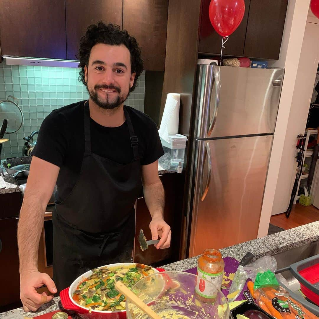 ベラミー・ヤングさんのインスタグラム写真 - (ベラミー・ヤングInstagram)「@pedrosegundoofficial made sure I had a pretty great bday yesterday- complete with #helium tank😄, #unicorn ballon, #vegan #lasagne, #waffles, endless '80's music, & my dear #NYC. 🥰 And on top of that, so many of YOU made me feel so loved & so lucky! Thank you for thinking of me on my #BDAY! Hope each of you had a great day too, full of things that bring you joy! Here's to every moment! ❤️💗❤️💗❤️」2月21日 6時27分 - bellamyyoung