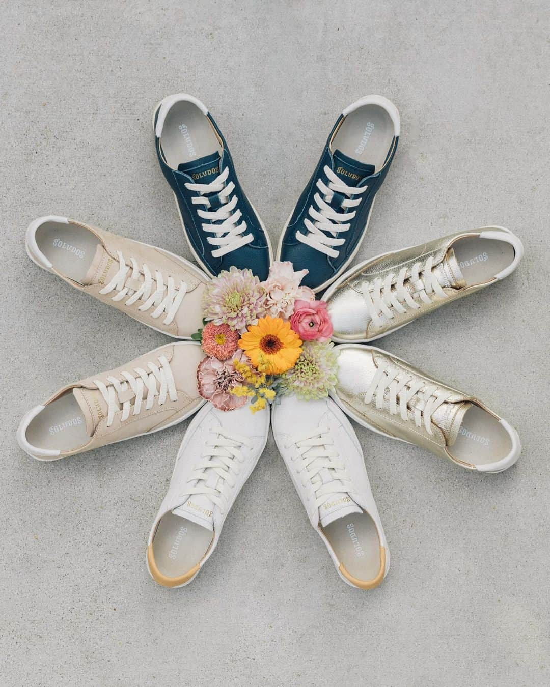 ソルドスのインスタグラム：「in full bloom... ! our best-selling ibiza classic sneakers in four lovable shades 🌼⁣✨ ⁣ shop link in bio.」