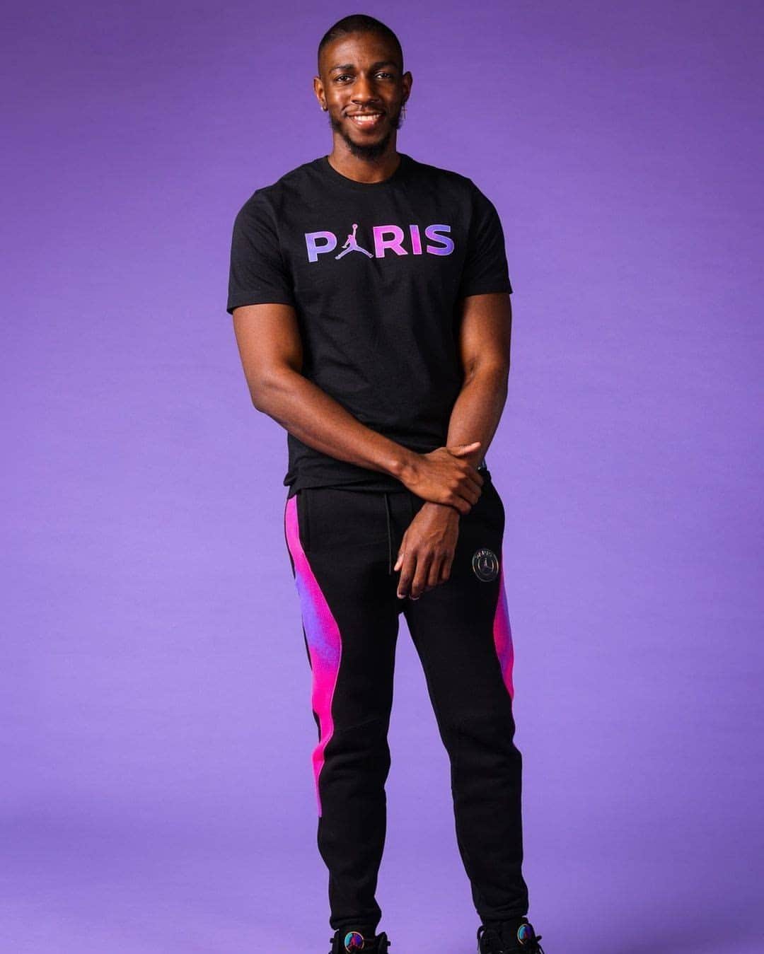 Foot Lockerのインスタグラム：「PARIS.  #Jordan x #PSG apparel collection is now available at select stores & online!」