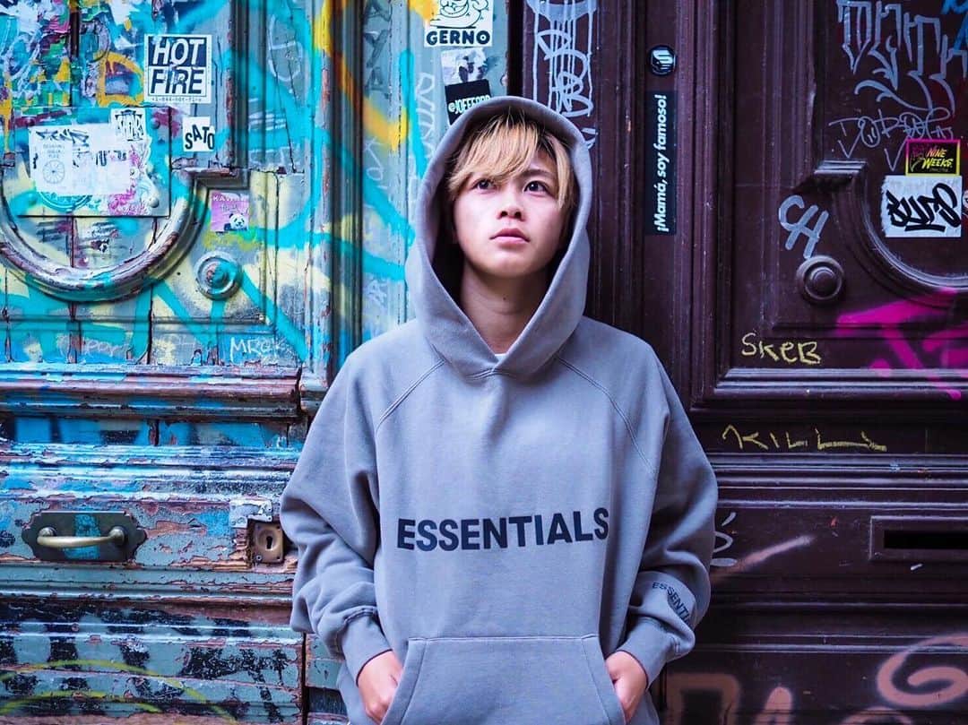 山本摩也のインスタグラム：「.﻿ ﻿ Pensar en nada.﻿  ﻿#essentials」