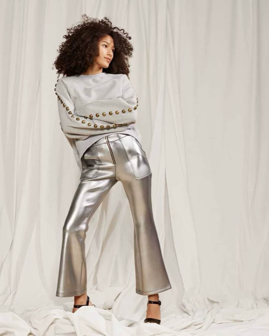 シンシア ローリーのインスタグラム：「Who’s ready for a silver lining !?」