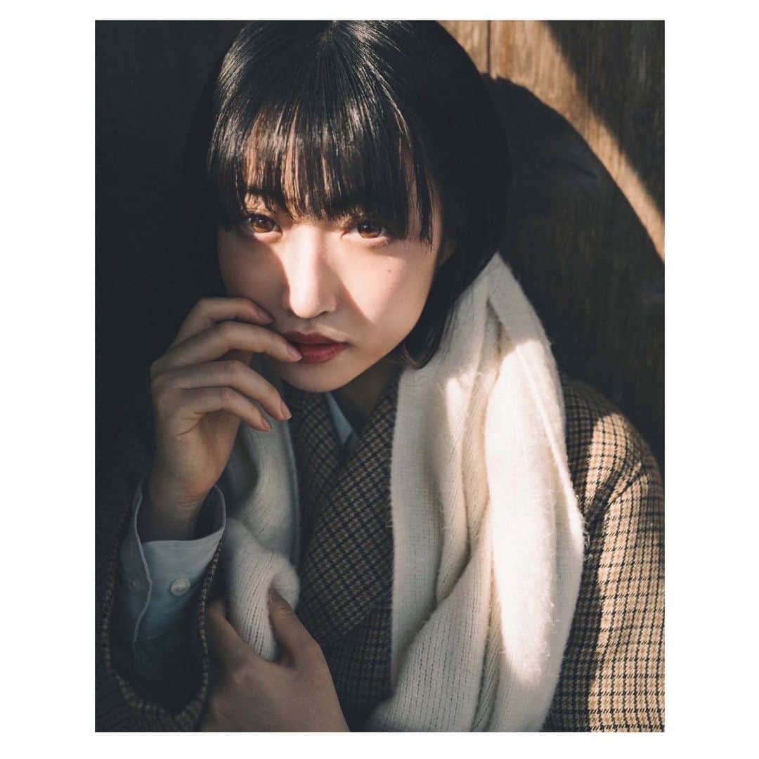 YAkU のインスタグラム：「テーマ:「服ミスって暑くて死にそう」」