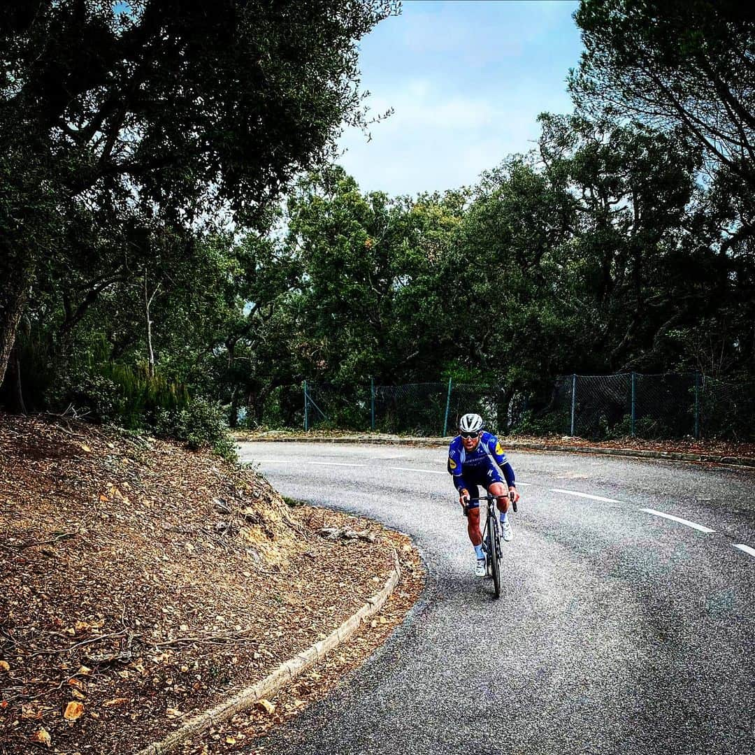 マーク・カヴェンディッシュさんのインスタグラム写真 - (マーク・カヴェンディッシュInstagram)「VO2 Max efforts today 📈🦾🥴  #cyclist #cycling #procycling #training #bike #bikelife #gains #sprint #climb」2月20日 22時36分 - markcavendish