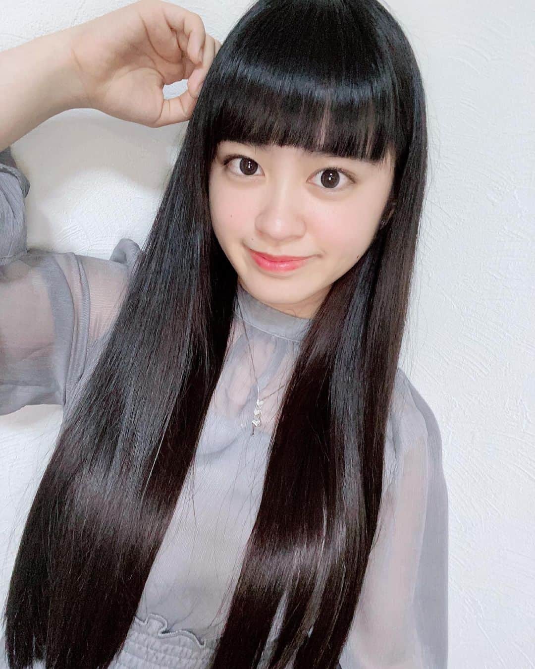 星ゆりかのインスタグラム：「ストレート派のみなさん🙋🏻‍♀️🙋🏻‍♀️」