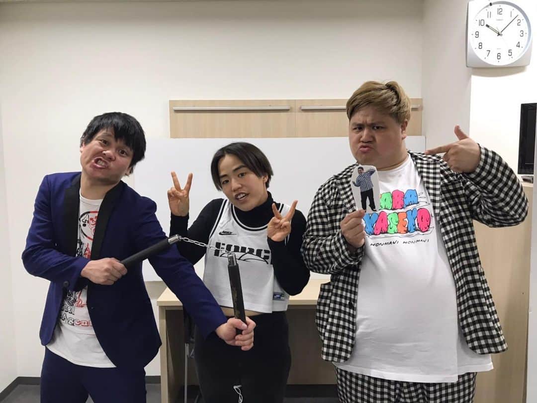 池田真一のインスタグラム：「ダブルアートの新ネタライブ配信見てくれた皆さんありがとうございました！ 死ぬほどおもろいネタ出来ました！ ゆりやんもネタ死ぬほどおもろかったです！ コーナーも楽しすぎて一瞬でした！ 次回もよろしくお願いします！ 配信が明日のお昼12時まで買えます！ 是非です！ 昴生も少し出てます！」