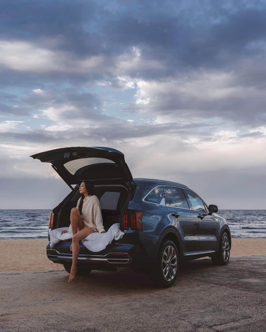 タラ・ミルクティーさんのインスタグラム写真 - (タラ・ミルクティーInstagram)「Spending the weekend cruising around Melbourne in @kiaaustralia’s Kia Sorento, perfect for getting us to the Australian Open in both comfort & style. 🎾 🚙💨#movementthatinspires #kiaaustralia #ad」2月20日 23時02分 - taramilktea