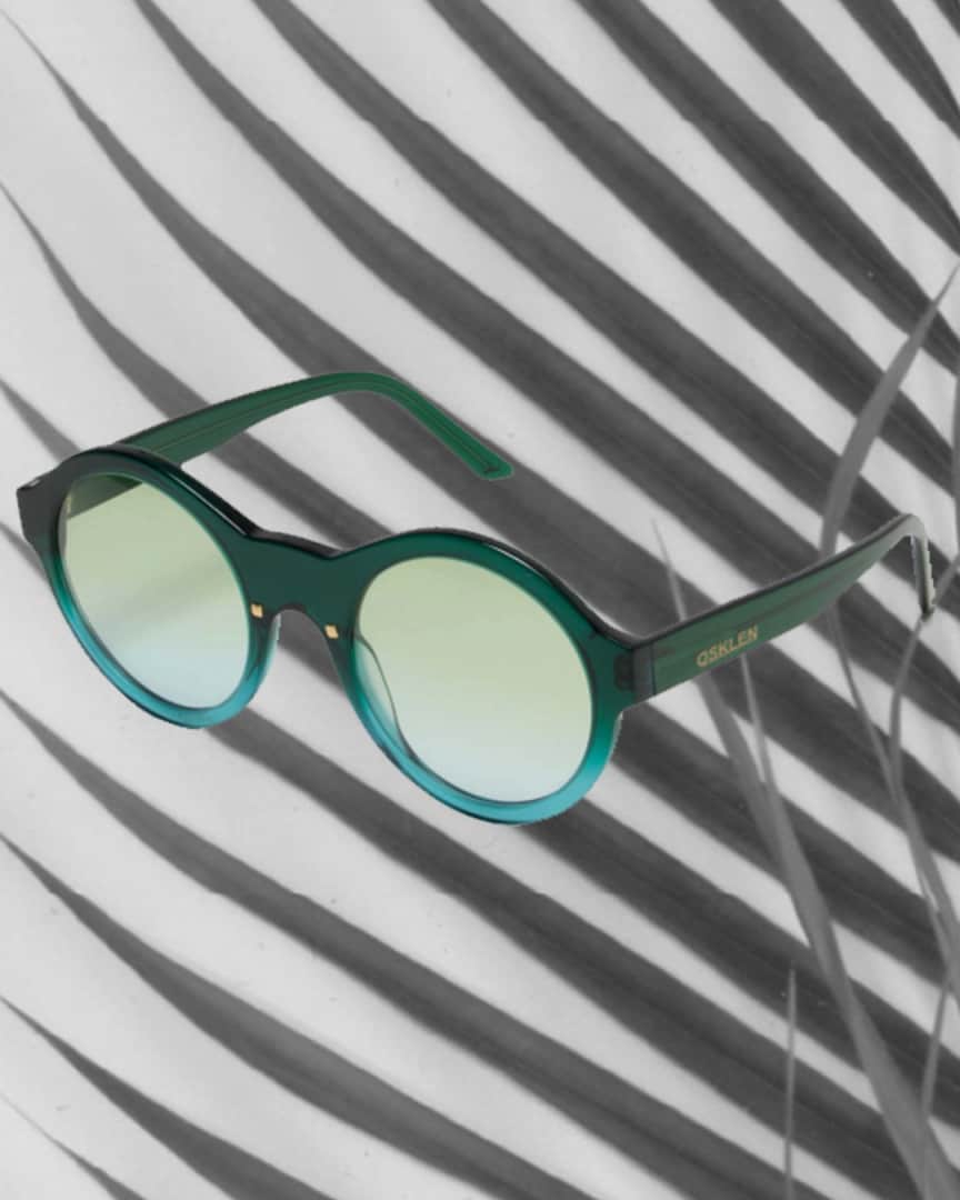 のインスタグラム：「Osklen Sunglasses l Ipanema VI⠀ ⠀ // Lentes suíças Carl Zeiss⠀ // Made in Italy⠀ // Designed in Rio⠀ ⠀ Nas lojas físicas e online [link na bio]⠀⠀ ⠀⠀ #osklen⠀⠀ #sunglasses⠀⠀ #summer⠀⠀」