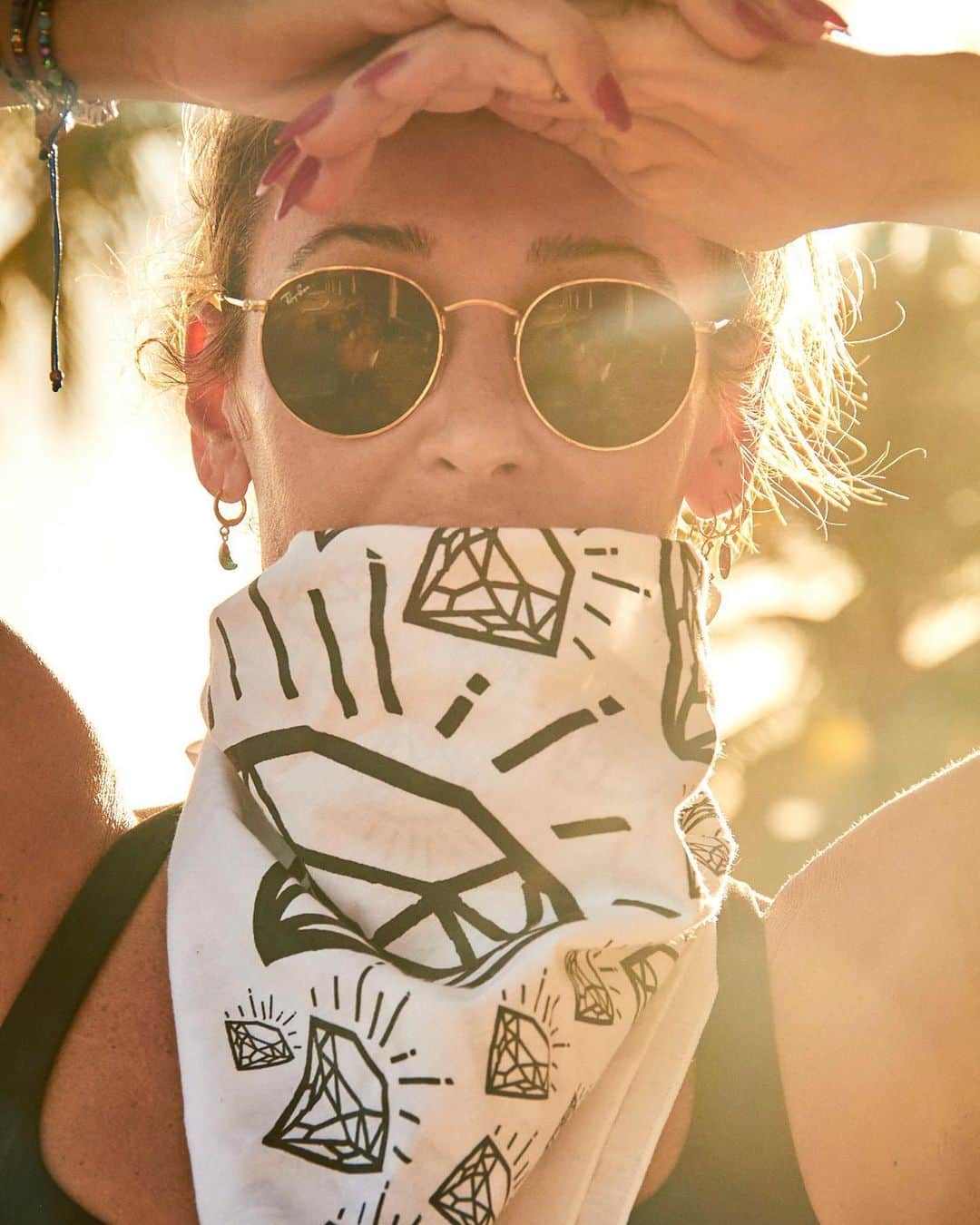 ベン・ワッツのインスタグラム：「New merch drop coming this week @editedprojects x @xgabriela  #antigua #bandana #manycolors #benwatts #merch #drop」