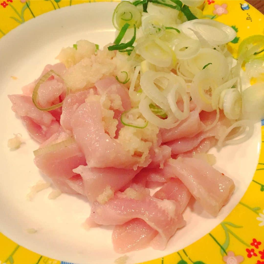 大岡源一郎のインスタグラム：「全うま。 . #gennozi名店探訪 #ベスト煮込み #ベストシロ #立会川鳥勝」