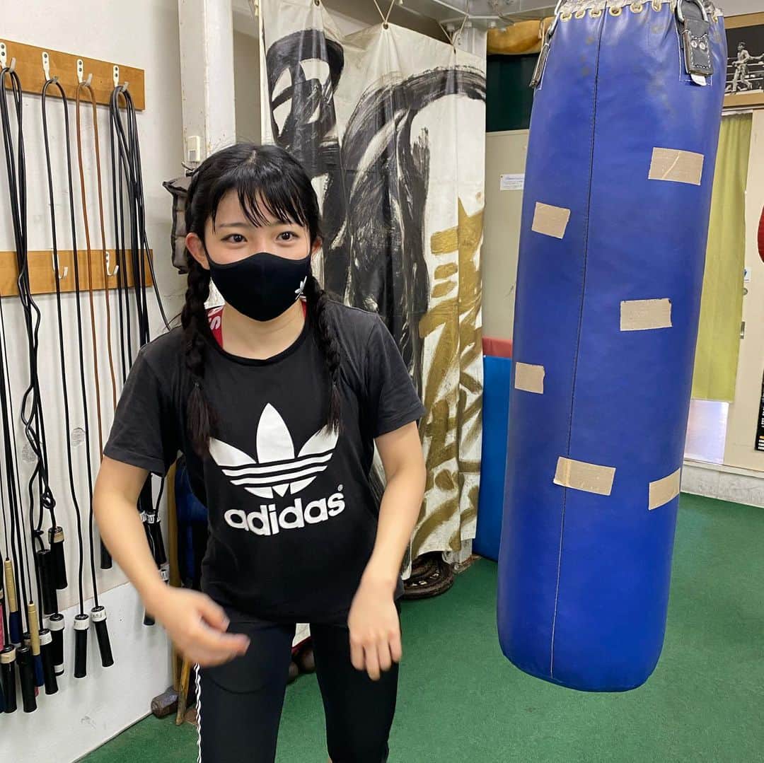 髙橋真帆さんのインスタグラム写真 - (髙橋真帆Instagram)「. サンドバッグが似合わない顔選手権に挑みます笑🥊 . . . 25:30〜【MBSラジオ】オレたちゴチャ・まぜっ！〜集まれヤンヤン〜生放送です！ . . . #筋トレ女子　#ボクシング #boxing #workout #training #サンドバッグ　#harmonypromotion #ハーモニープロモーション　#ハーモニーチャンネル　#髙橋真帆」2月20日 23時11分 - mahoko_yummy
