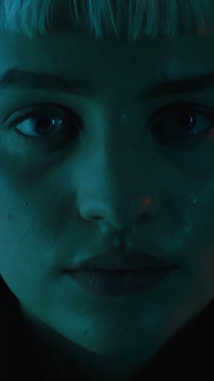 アラン・ウォーカーのインスタグラム：「Year 2090」