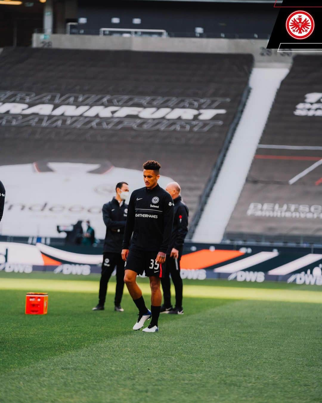 アイントラハト・フランクフルトさんのインスタグラム写真 - (アイントラハト・フランクフルトInstagram)「#SGEFCB 🔛 • • #matchday #sge #eintracht #frankfurt #eintrachtfrankfurt」2月20日 23時34分 - eintrachtfrankfurt