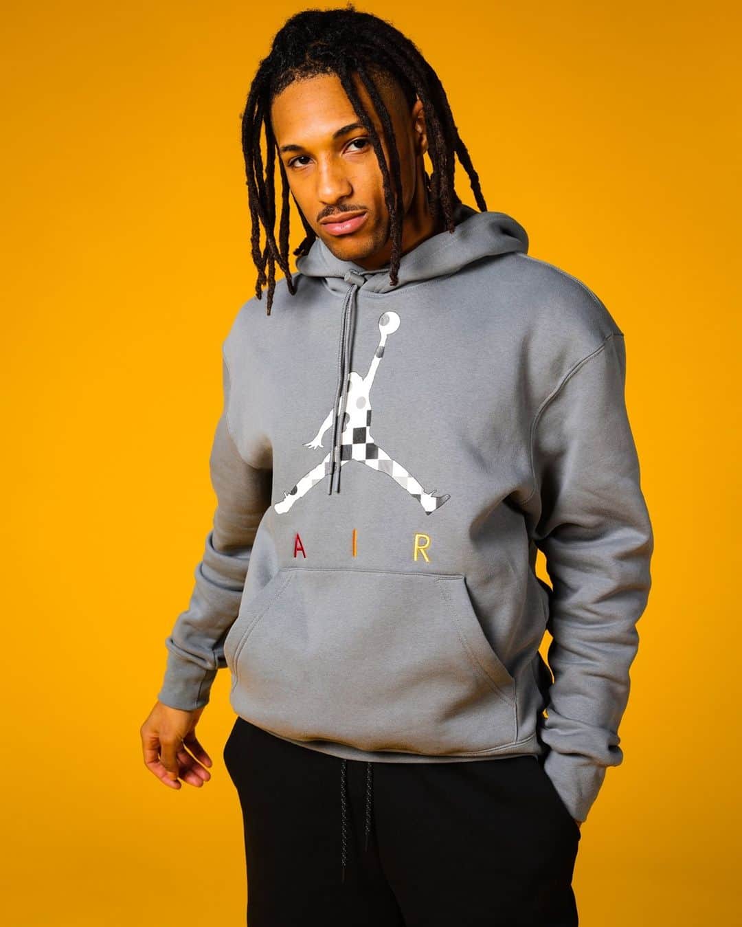 Foot Lockerのインスタグラム：「Cool Grey fleece goes perfect with the 3s. Shop the latest #Jordan apparel online & in-store.」